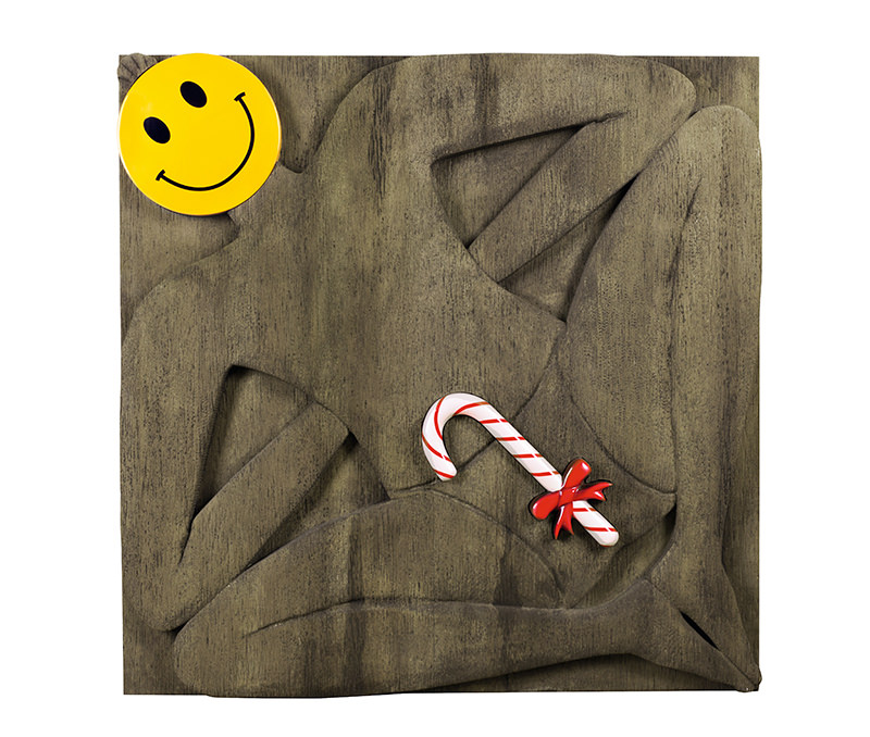 <b><i> Candy man</i></b>, 2015 <br>Wood, aerography. 100 x 100 cm 
